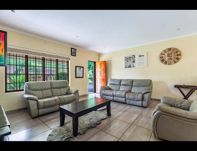 3 BEDROOM TOWNHOUSE FOR SALE IN CHASE VALLEY